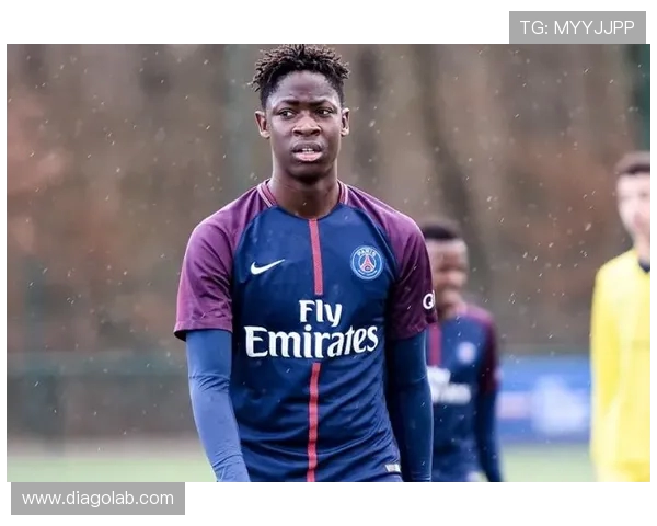 卢卡库的传奇之路：从青涩小将到世界级前锋的成长历程