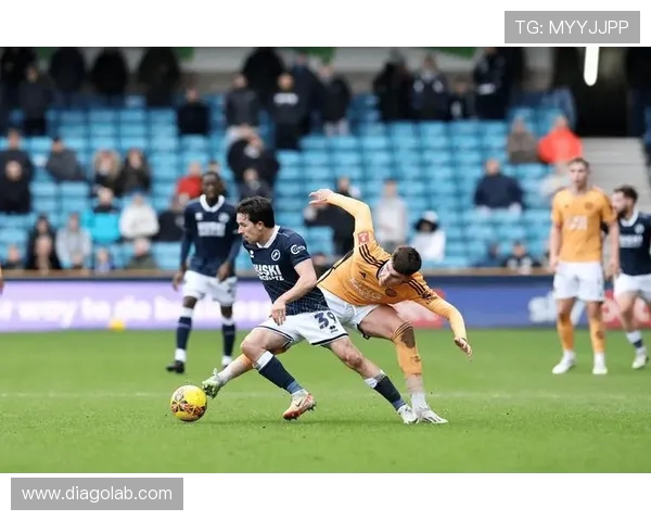 西布朗维奇迎战伊普斯全力争胜展现球队实力与斗志